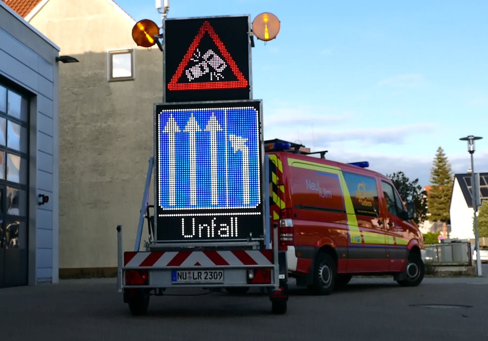 Neue LED-Verkehrswarneinrichtung - Freiwillige Feuerwehr Mindelheim
